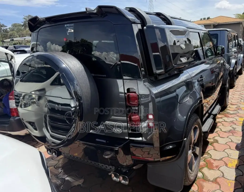 Land Rover Defender 2023 Blue
