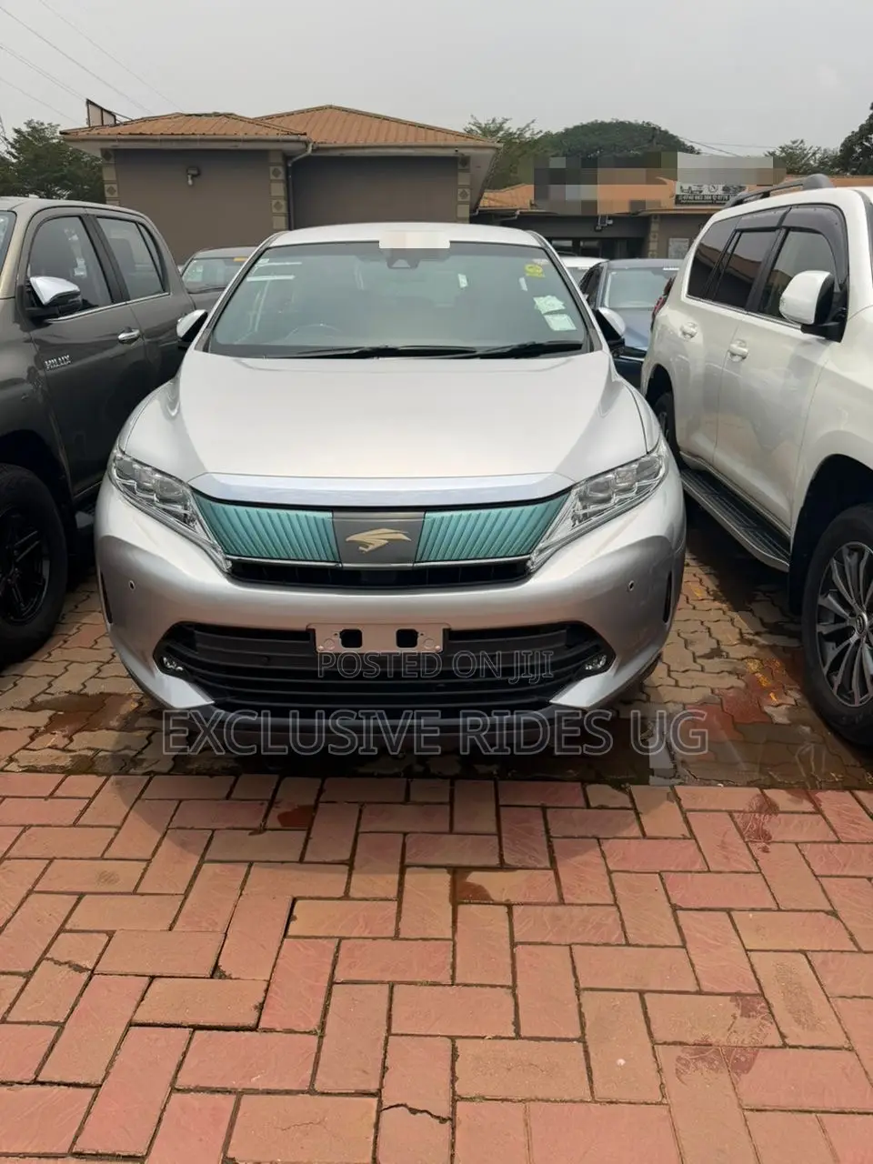 Toyota Harrier 2.0 2017 Silver