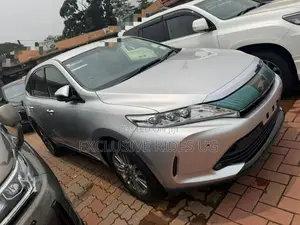 Toyota Harrier 2.0 2017 Silver