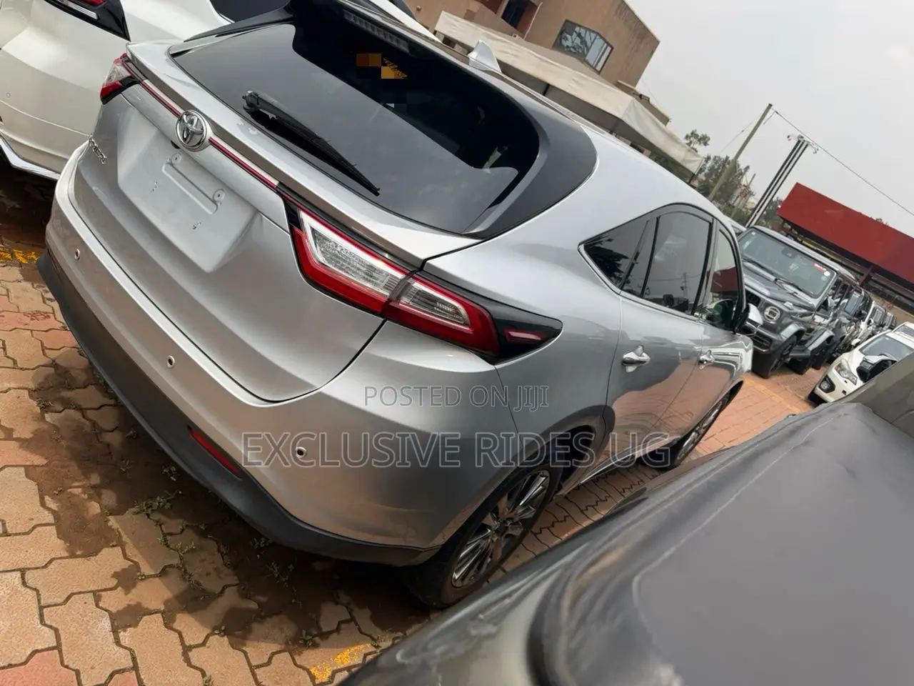 Toyota Harrier 2.0 2017 Silver