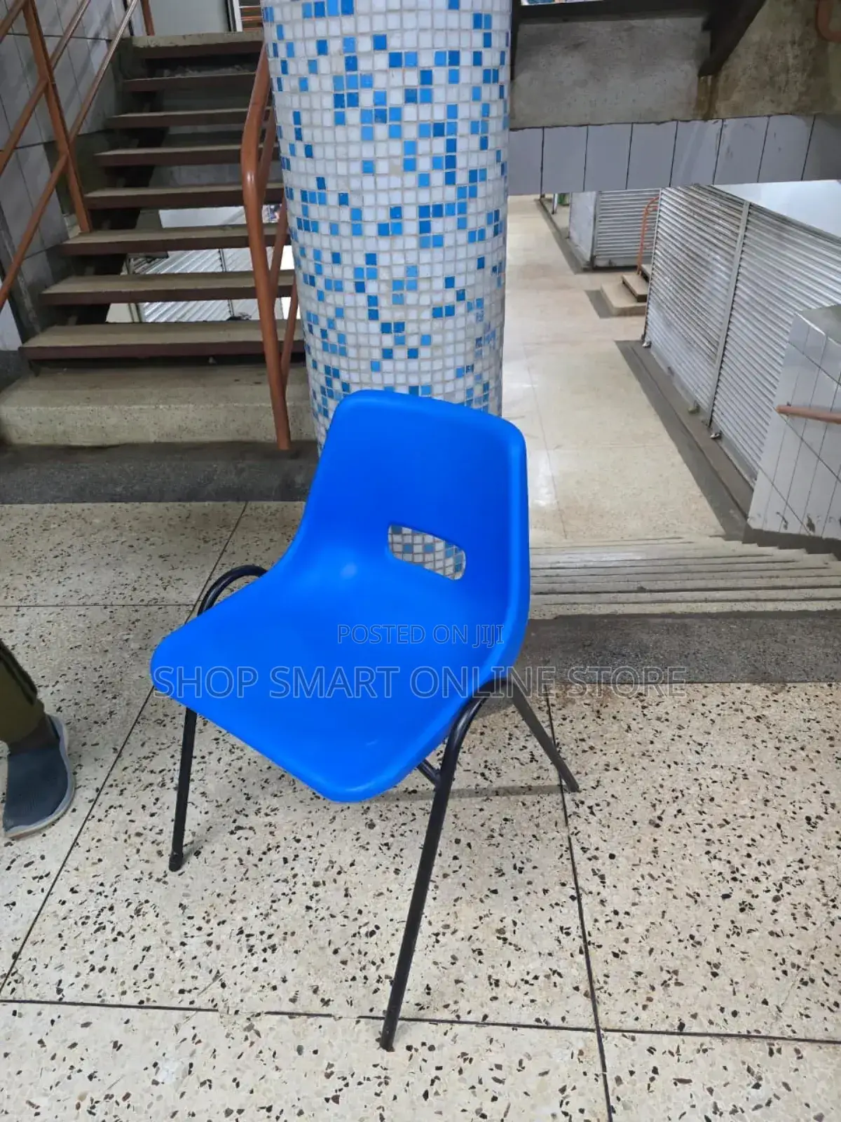 Metal Stands Plastic Chairs Plastic Chairs