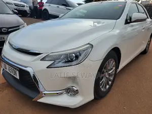 Toyota Mark X 2.5 AWD 2014 White