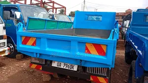 Isuzu Elf Tipper