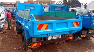 Isuzu Elf Tipper