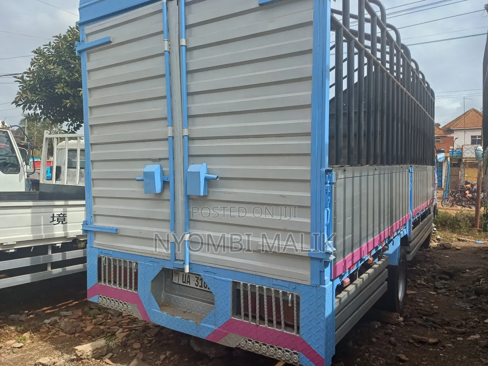 Baby Face Fuso Truck