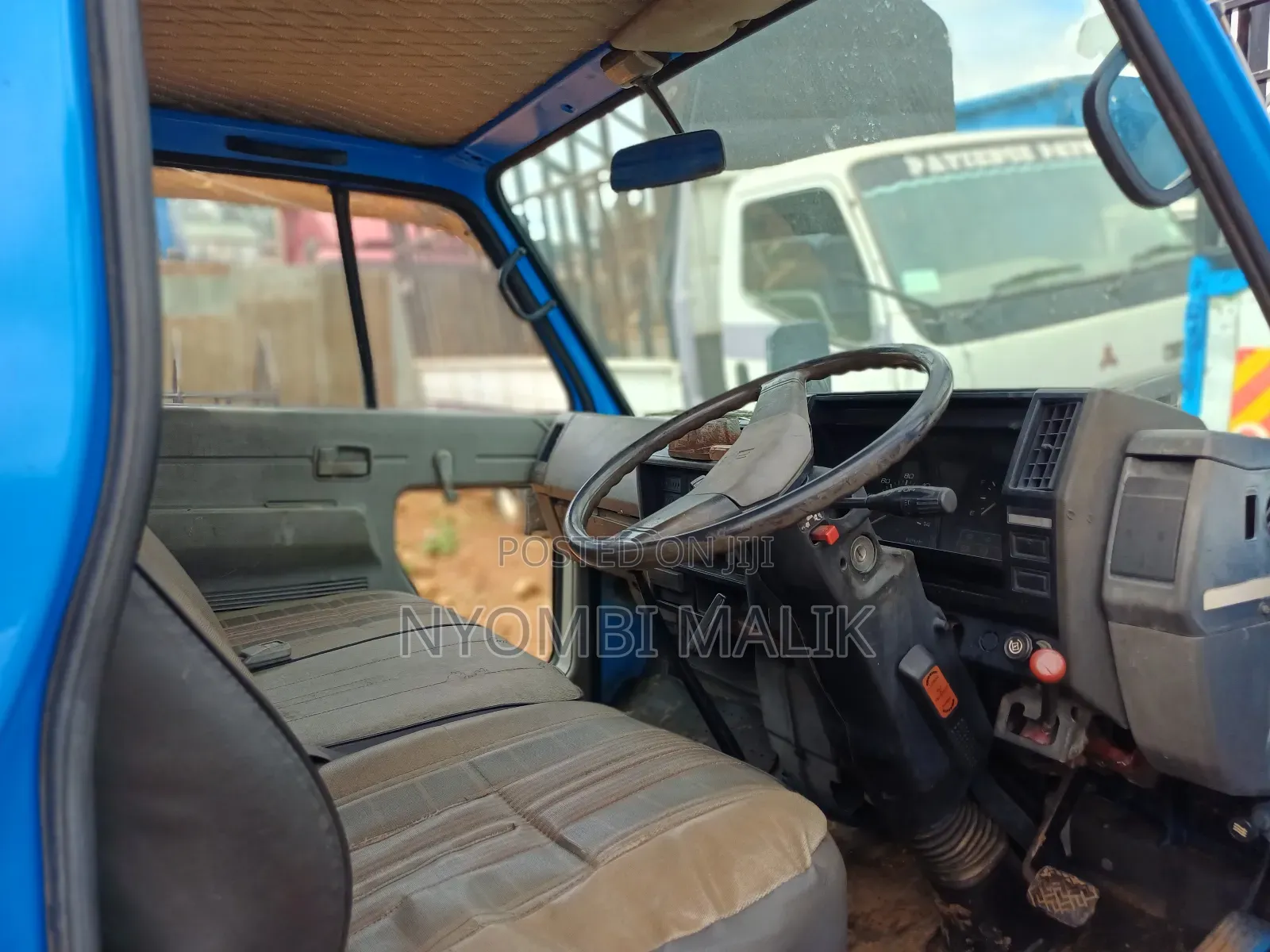 Isuzu Elf Tipper