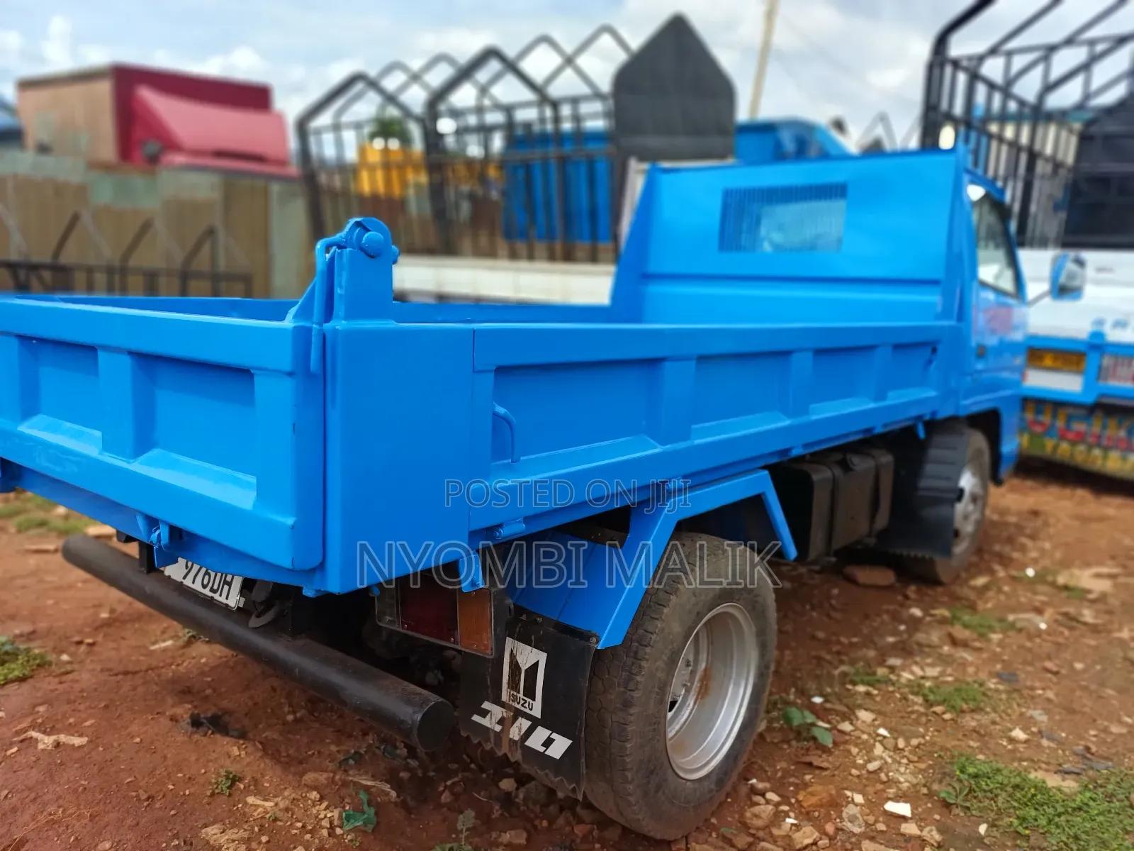 Isuzu Elf Tipper