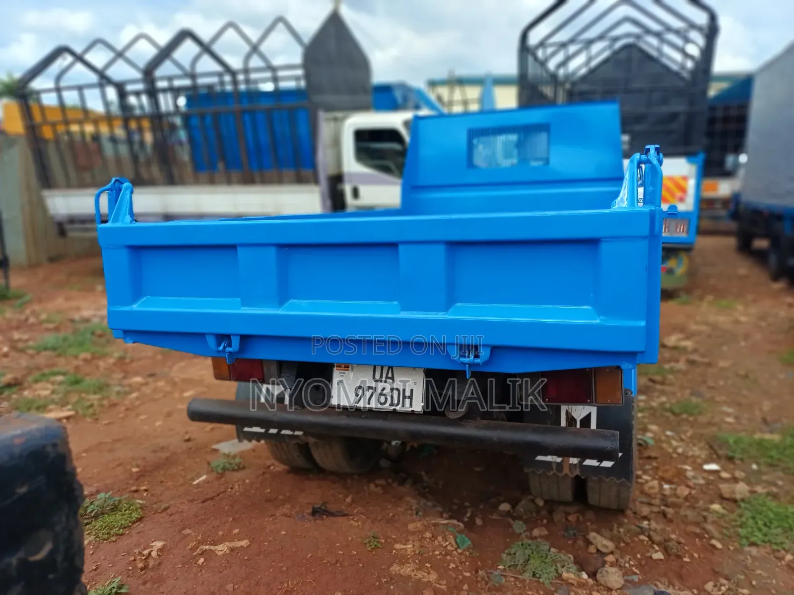 Isuzu Elf Tipper
