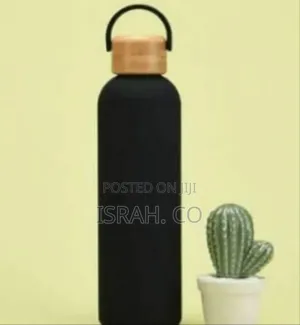 Insulated Stainless Steel Water Bottle With a Bamboo