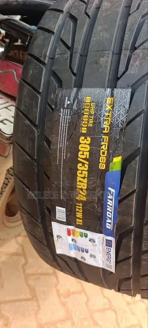 305/35r22 Farroad