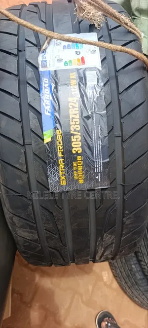305/35r22 Farroad