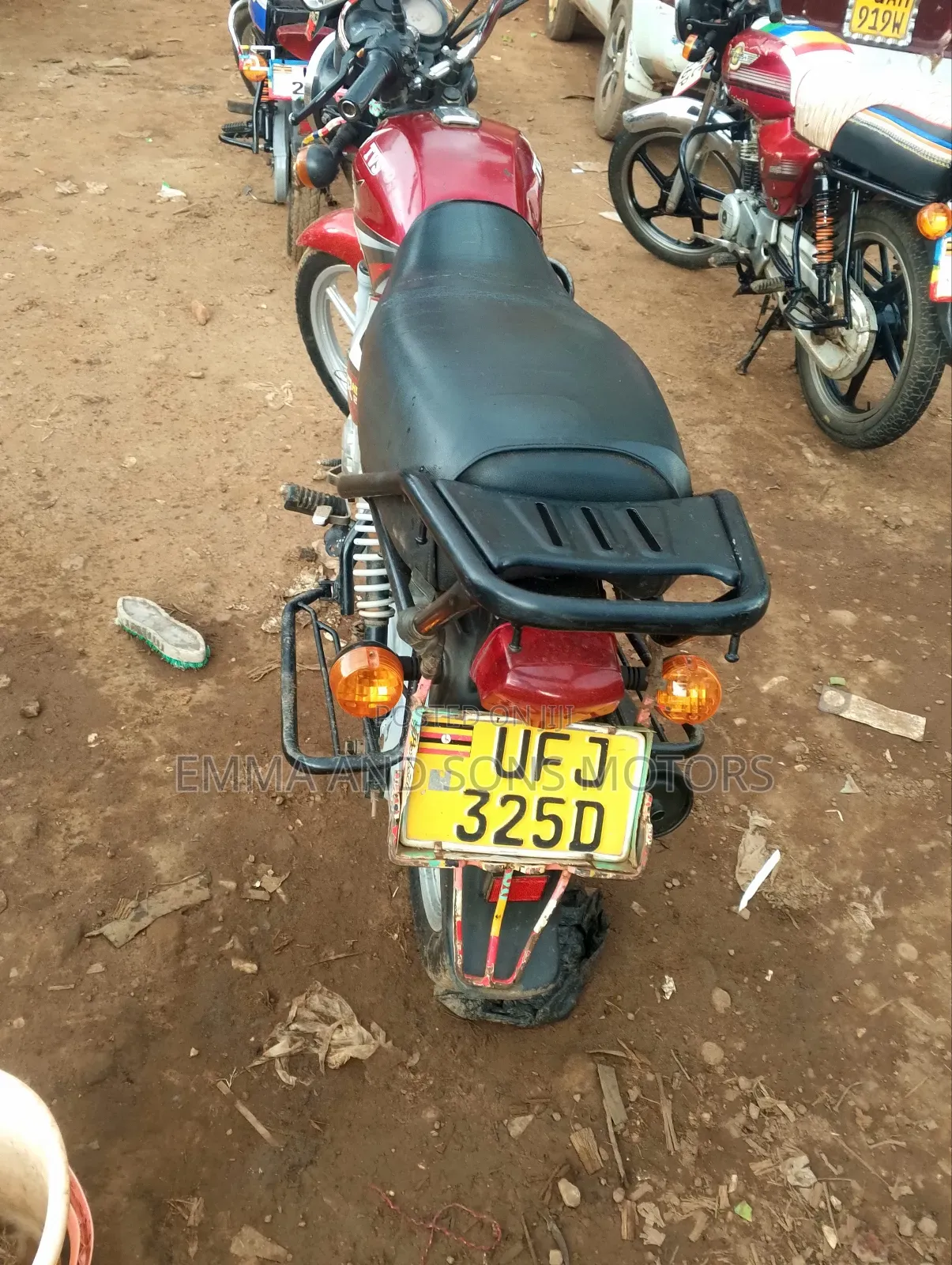TVS HLX 125 2023 Red
