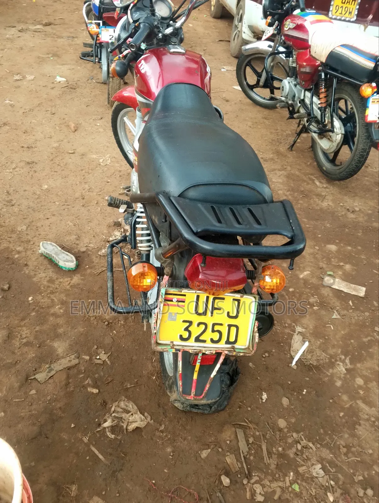 TVS HLX 125 2023 Red