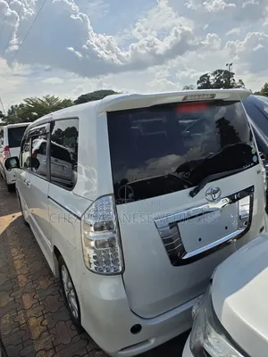 Toyota Noah 2013 White