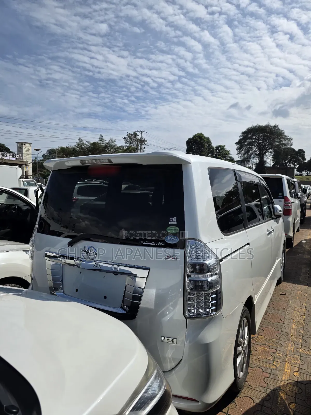 Toyota Noah 2013 White