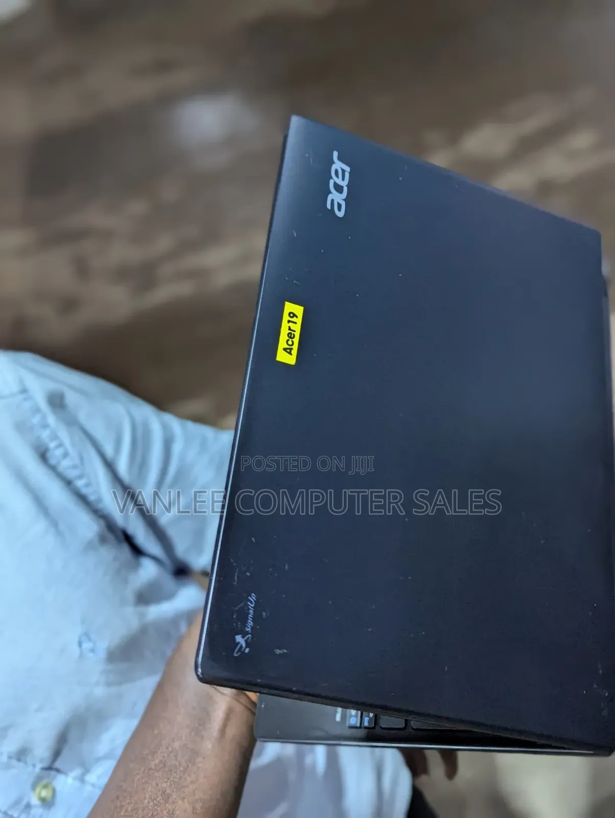 Laptop Acer TravelMate B113 4GB Intel Celeron HDD+SSD 320GB