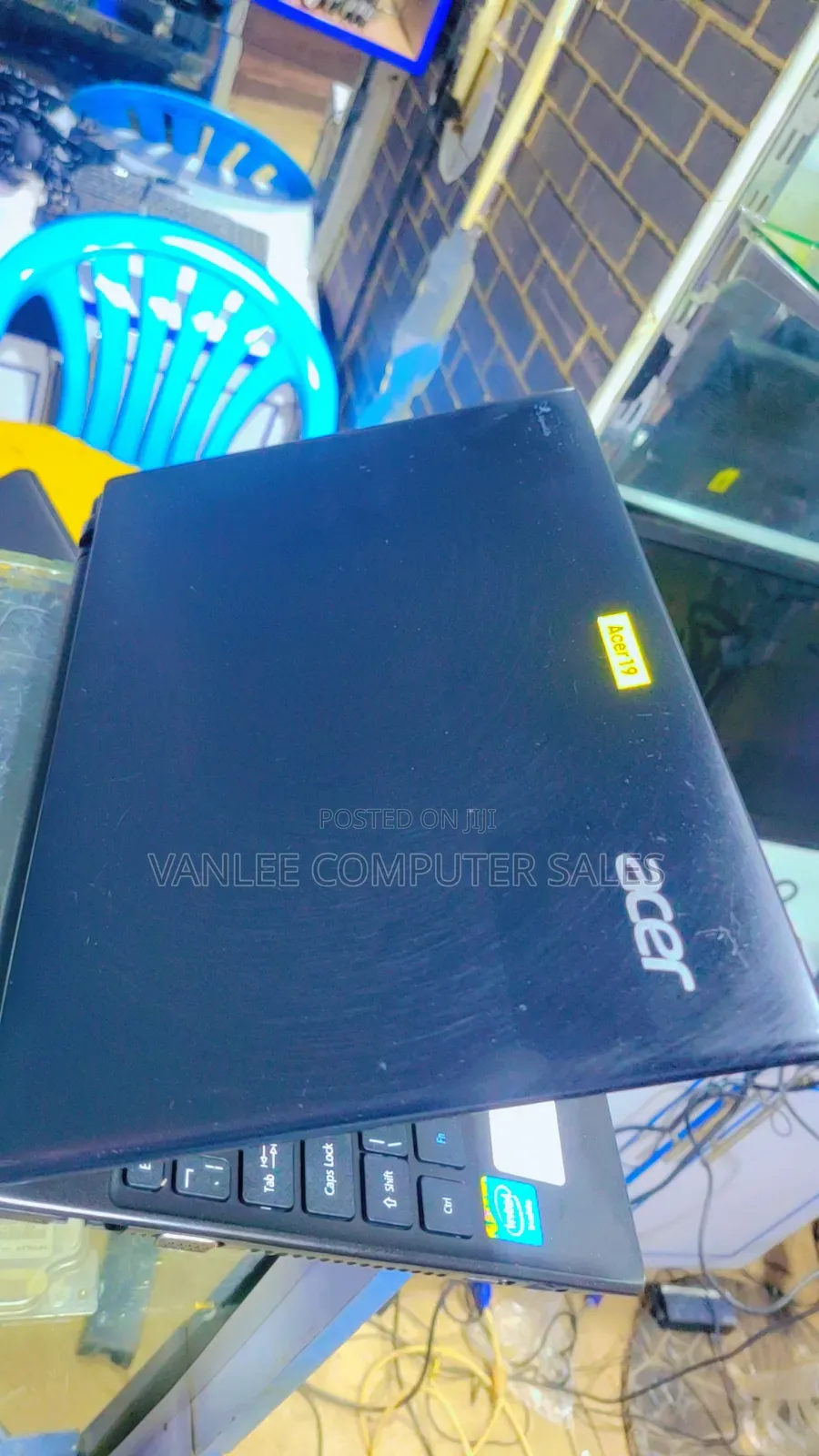 Laptop Acer TravelMate B113 4GB Intel Celeron HDD+SSD 320GB
