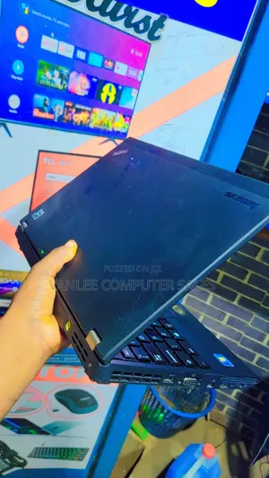 Laptop Lenovo ThinkPad X230 4GB Intel Core i3 HDD+SSD 320GB