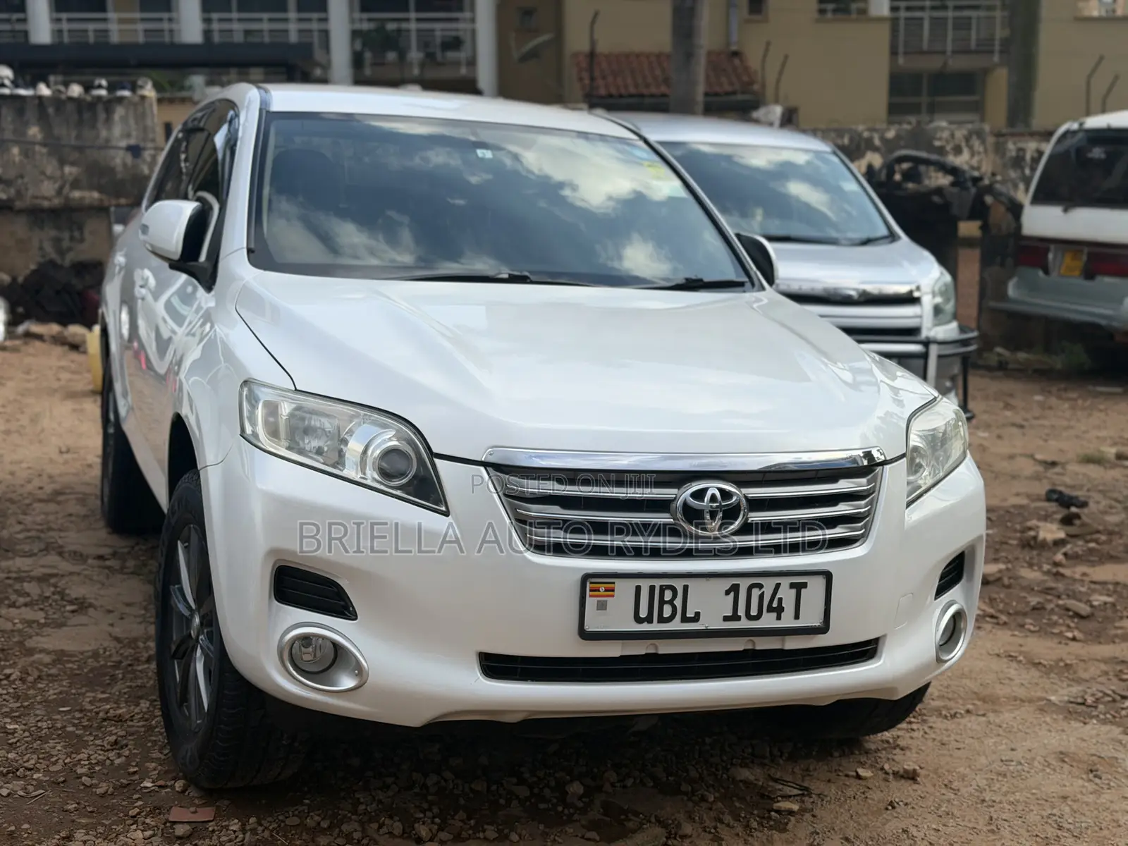 Toyota Vanguard 2010 White