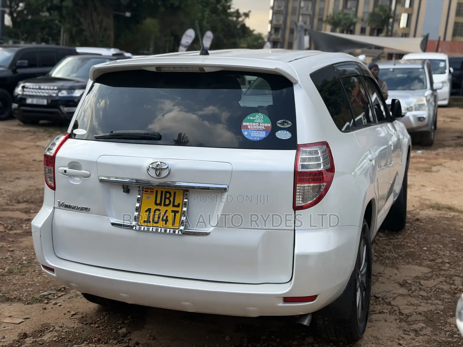 Toyota Vanguard 2010 White