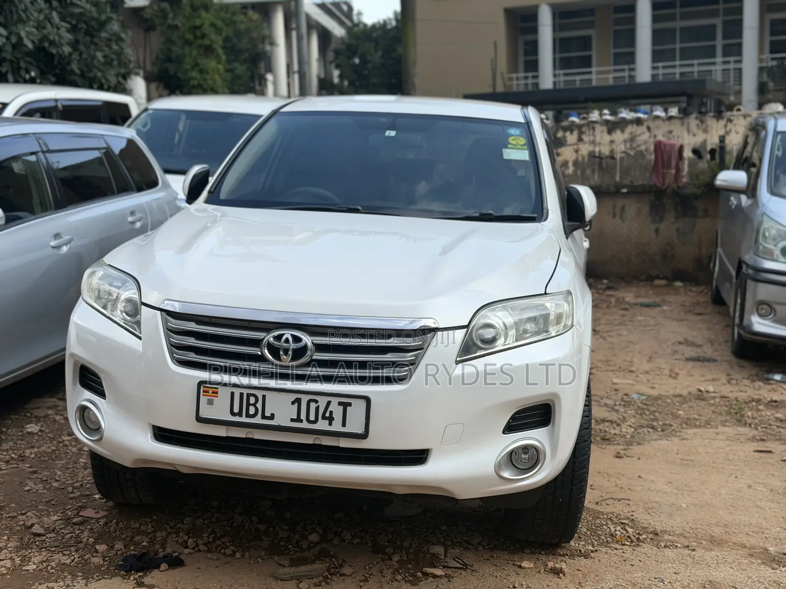 Toyota Vanguard 2010 White