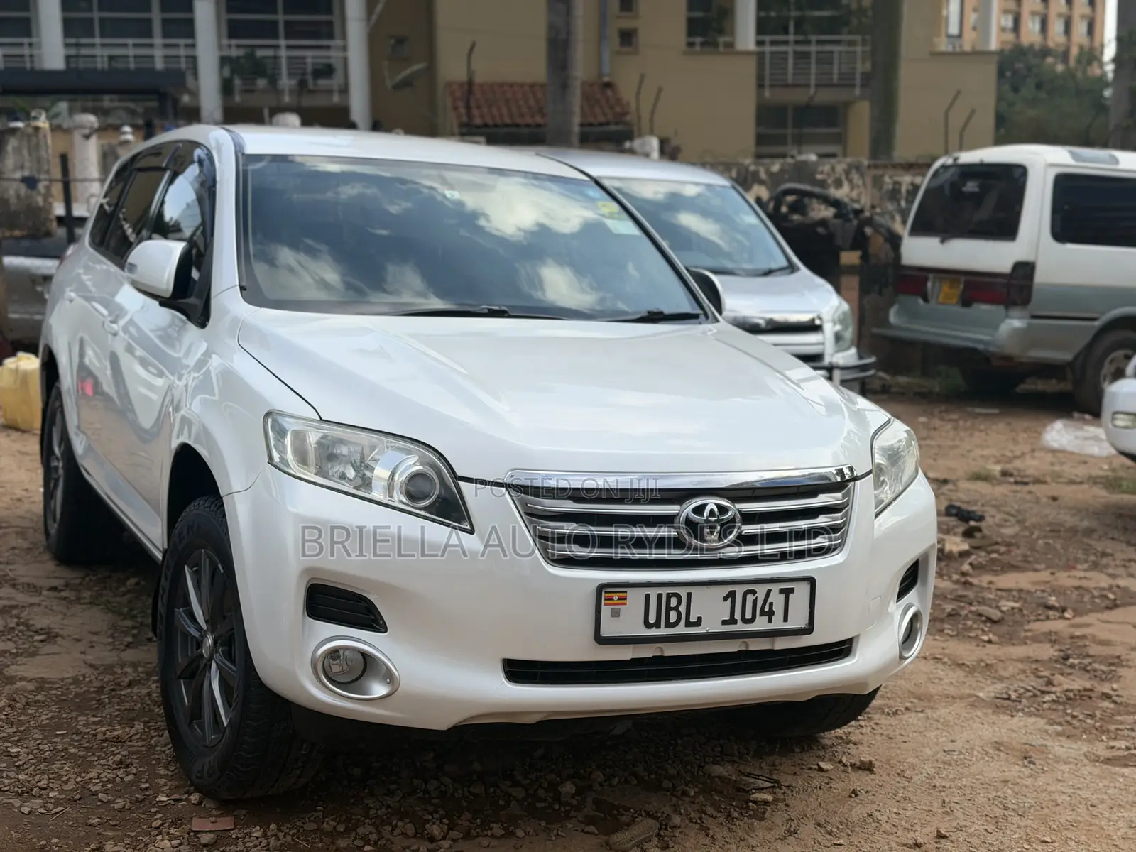 Toyota Vanguard 2010 White