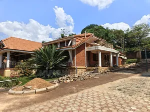 5bdrm Bungalow in Fs Properties Ltd, Central Division for rent
