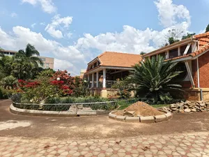 5bdrm Bungalow in Fs Properties Ltd, Central Division for rent