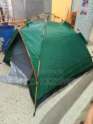 4-Person Automatic Tent.