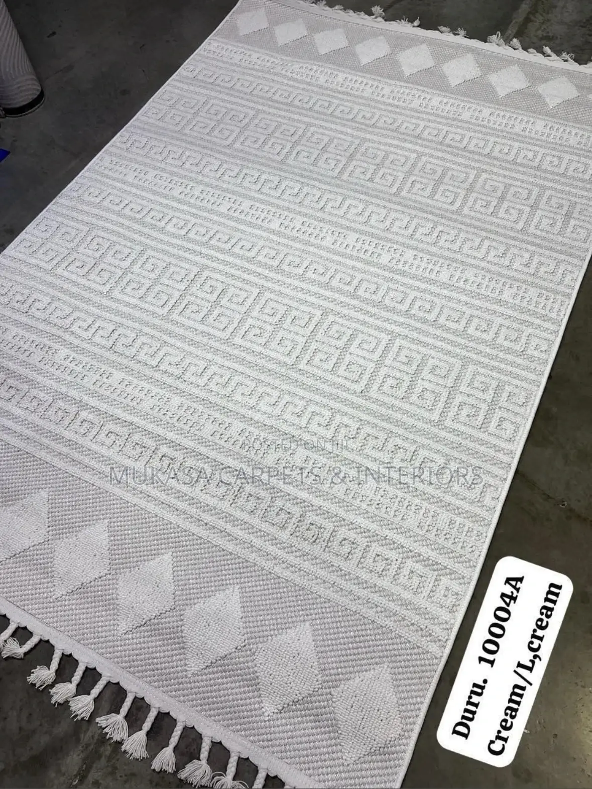 Stylish Modern Centre Rug