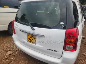 Toyota Raum 2004 White