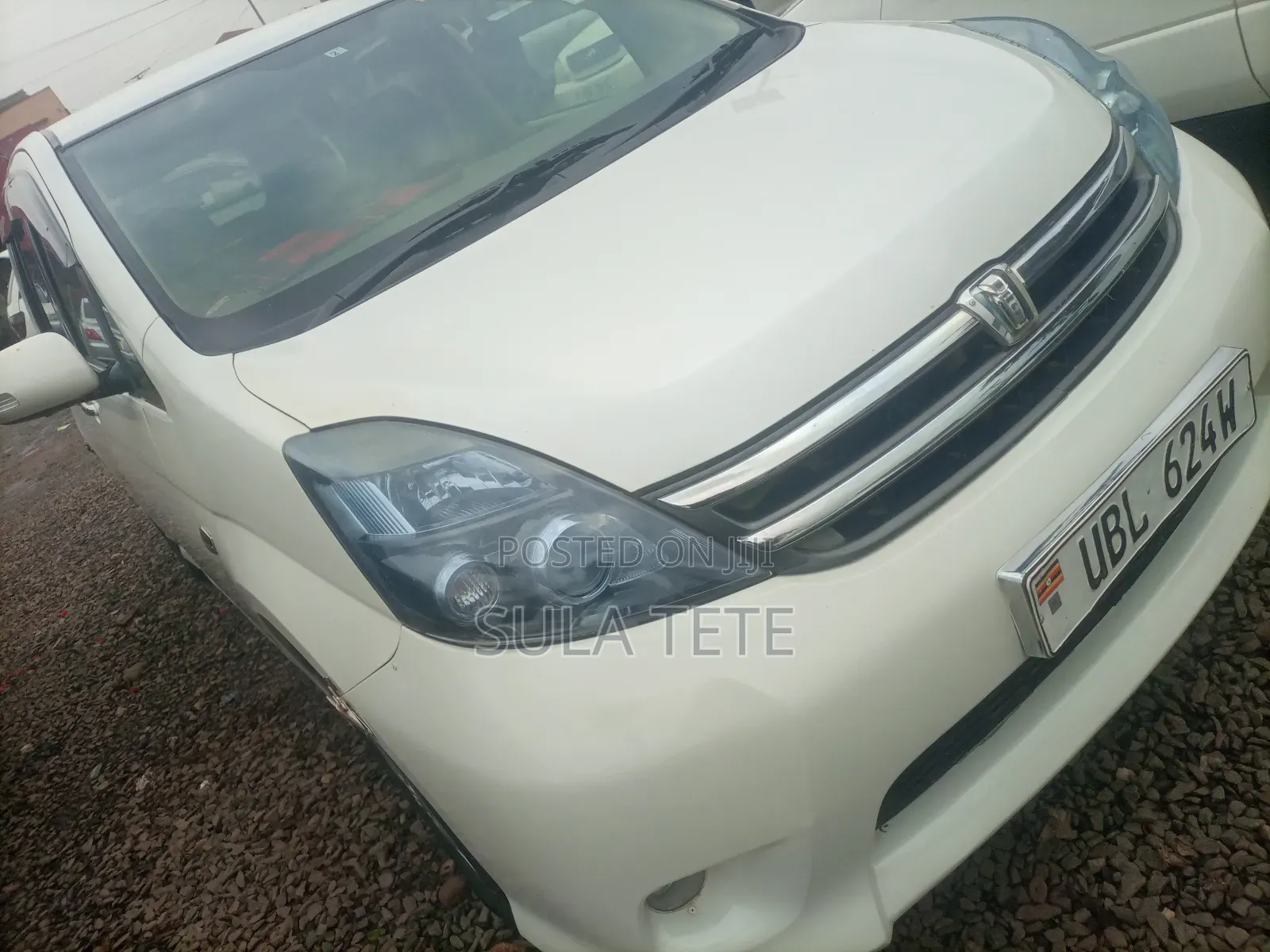 Toyota ISIS 1.8 Platana 2007 White