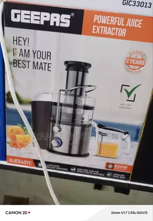 Juicer. Geepas Juice Extractot
