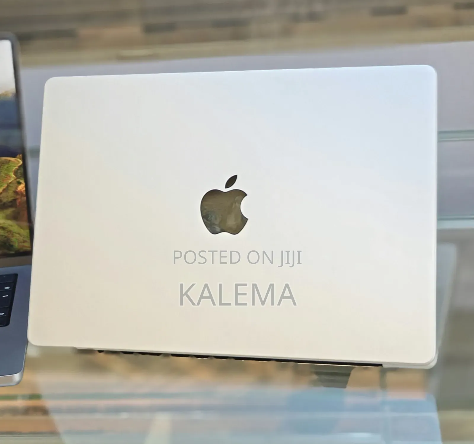 Laptop Apple MacBook Pro 2021 M1 16GB Apple M1 Pro SSD 512GB