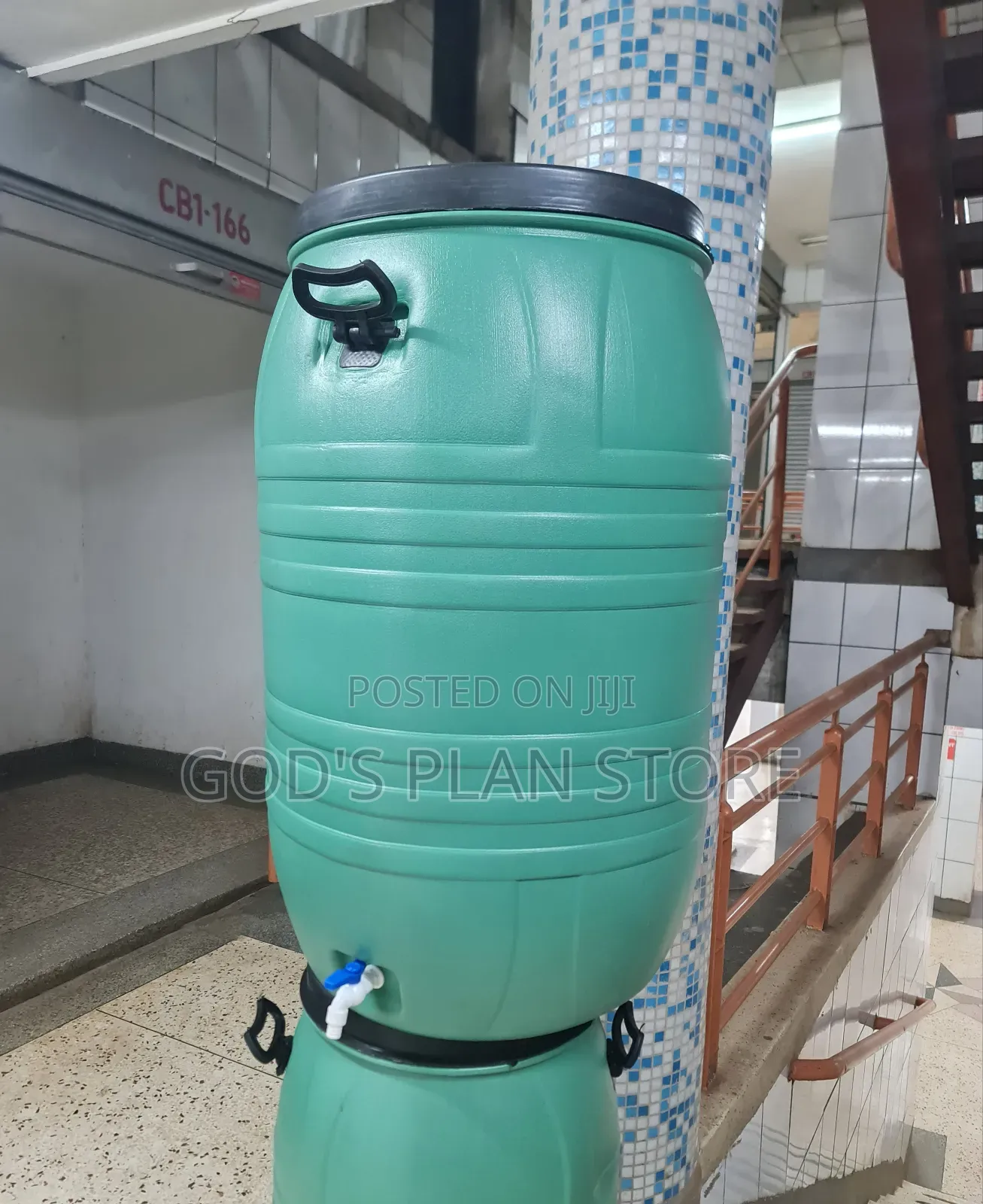 Mechadize Plastic Water Tank With Tap 240litres