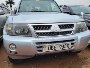 Mitsubishi Pajero 2.5 TD Classic Long 2005 Silver