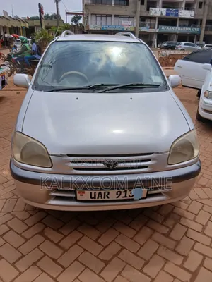 Toyota Raum 1998 Silver