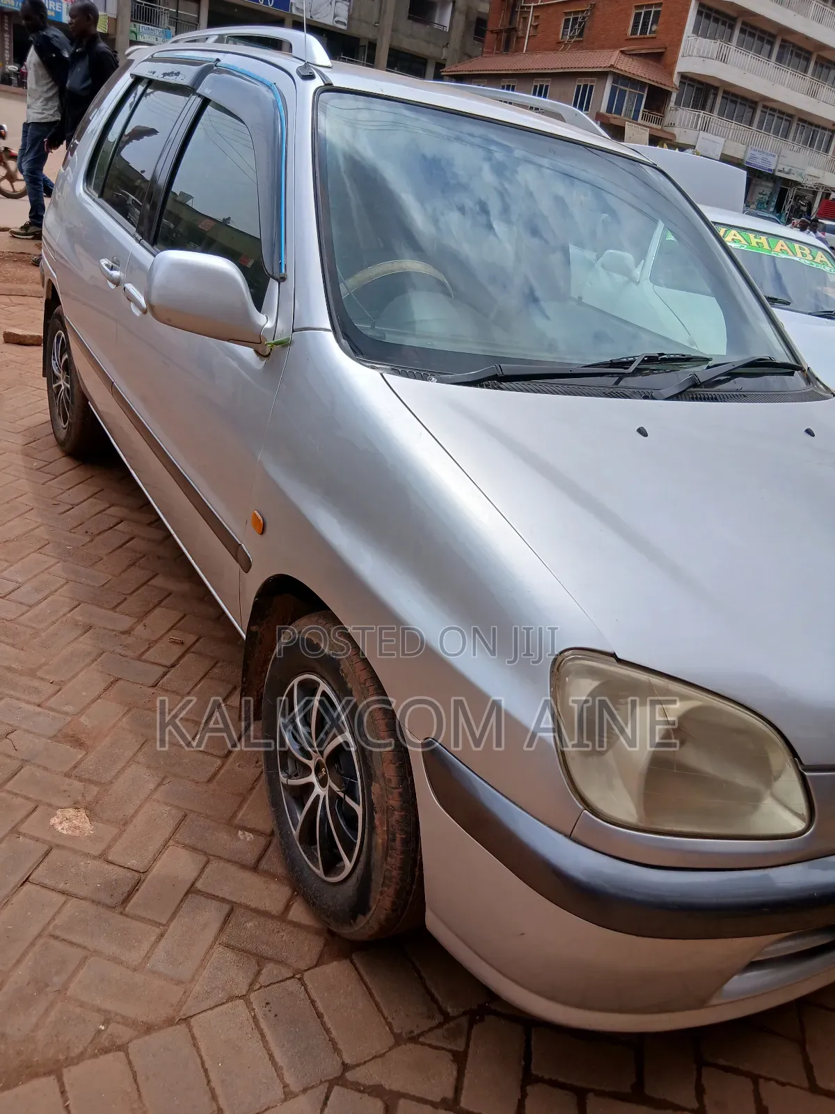 Toyota Raum 1998 Silver