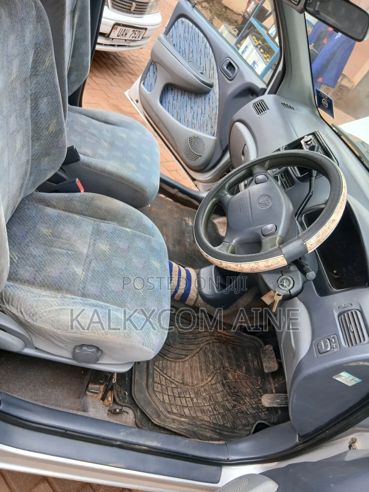 Toyota Raum 1998 Silver