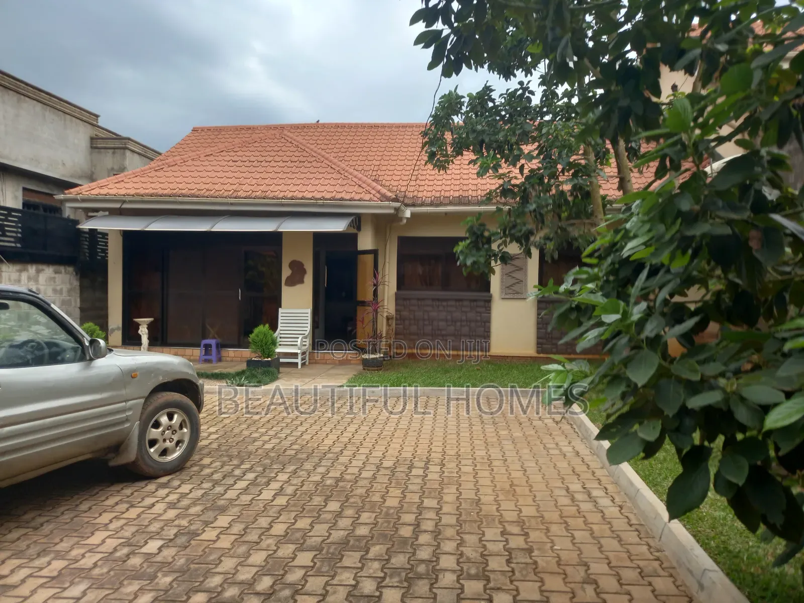Furnished 4bdrm House in Kira for sale