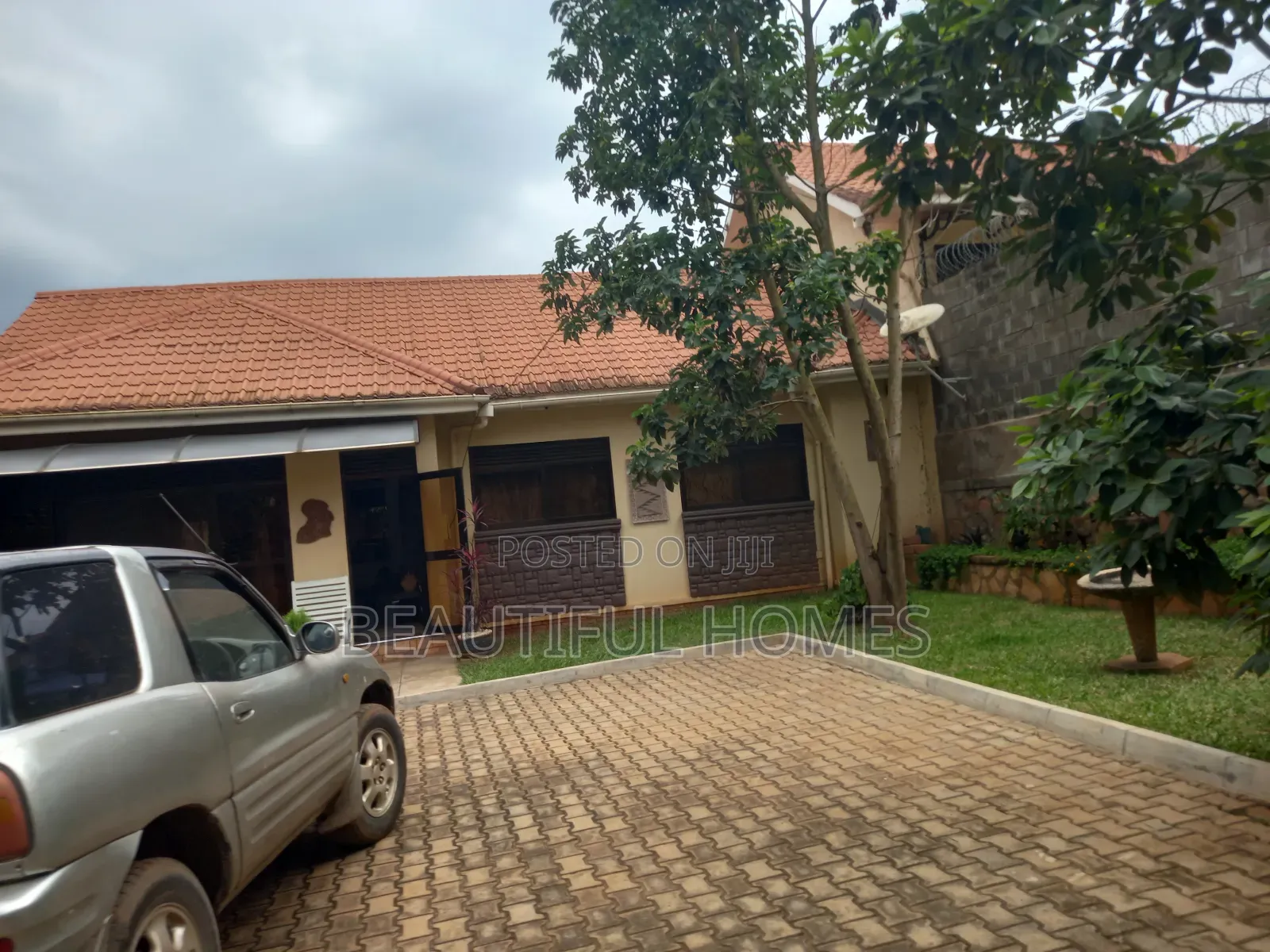 Furnished 4bdrm House in Kira for sale