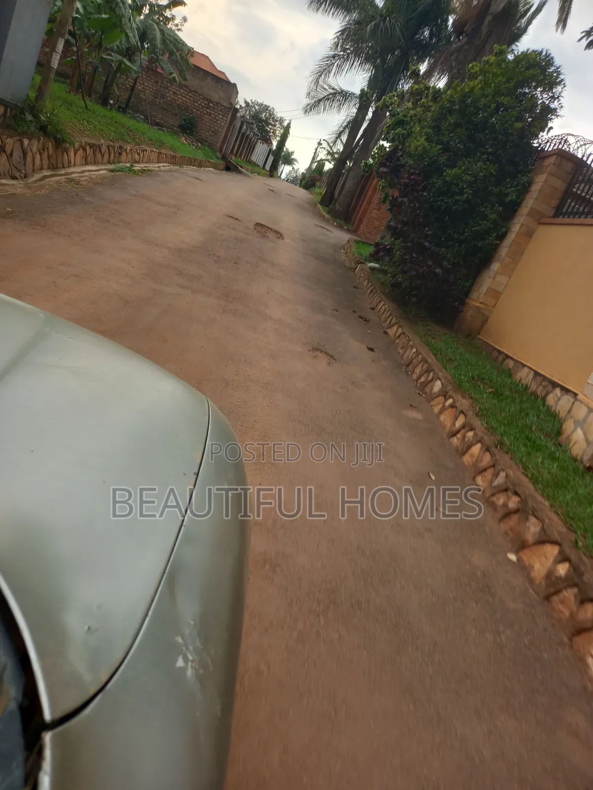 Furnished 4bdrm House in Kira for sale