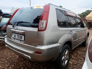 Nissan X-Trail 2000 Silver