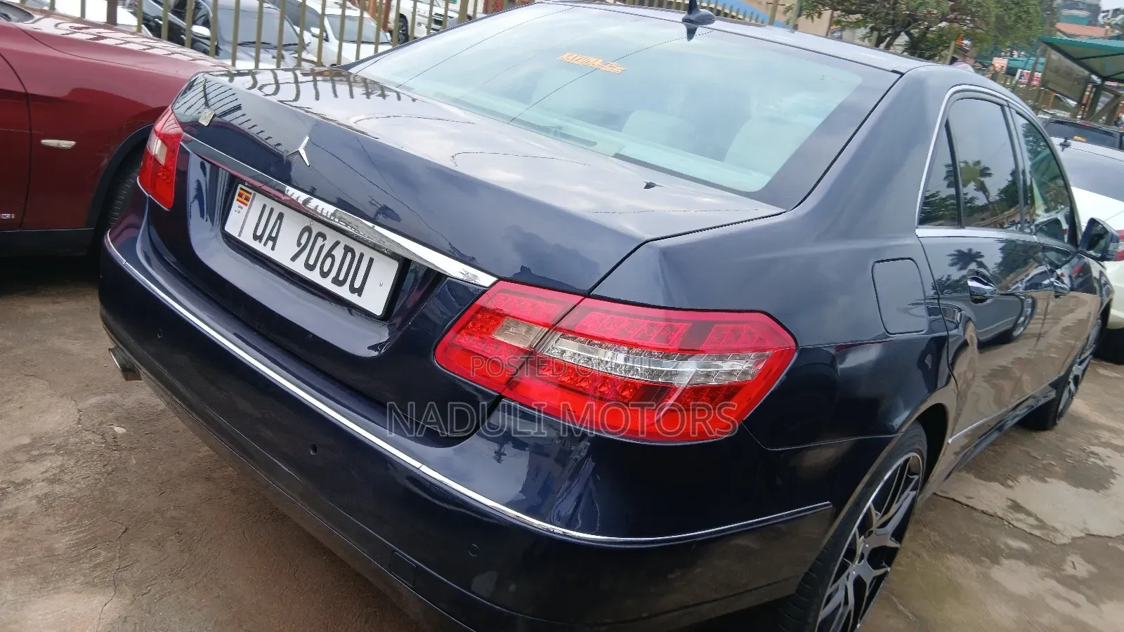 Mercedes-Benz E200 2010 Blue