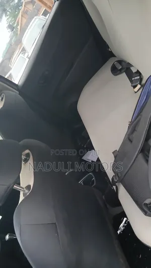 Toyota Vitz 2012 Silver