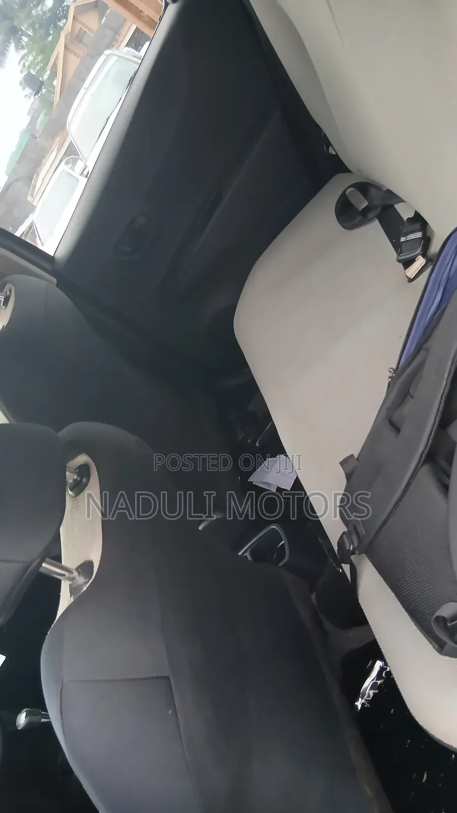 Toyota Vitz 2012 Silver