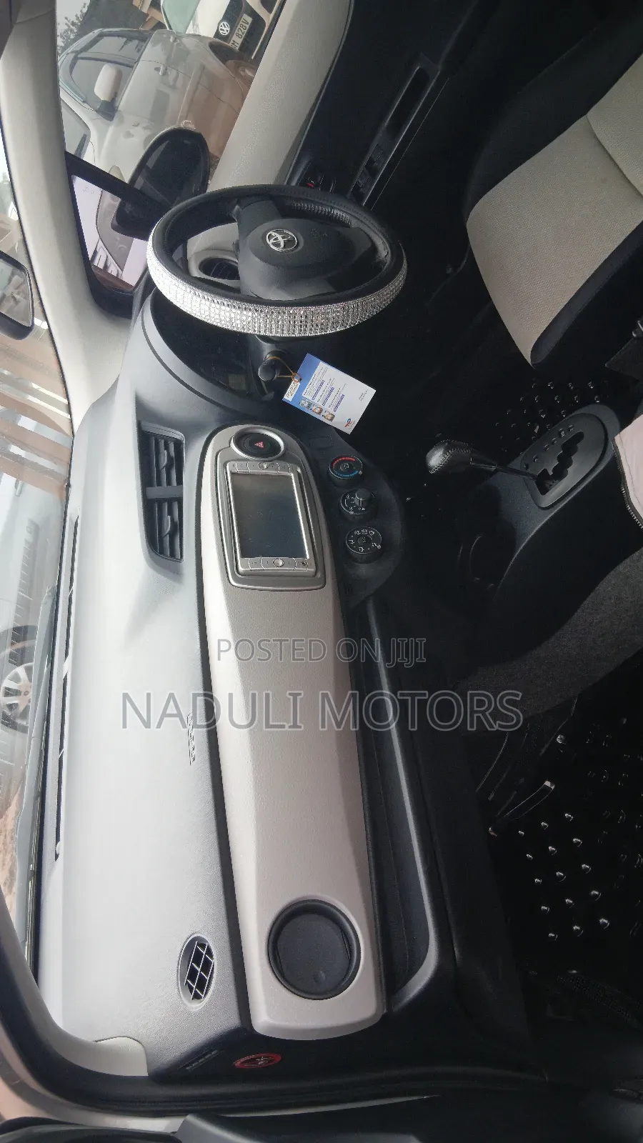 Toyota Vitz 2012 Silver
