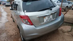 Toyota Vitz 2012 Silver