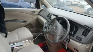 Toyota ISIS 2008 White