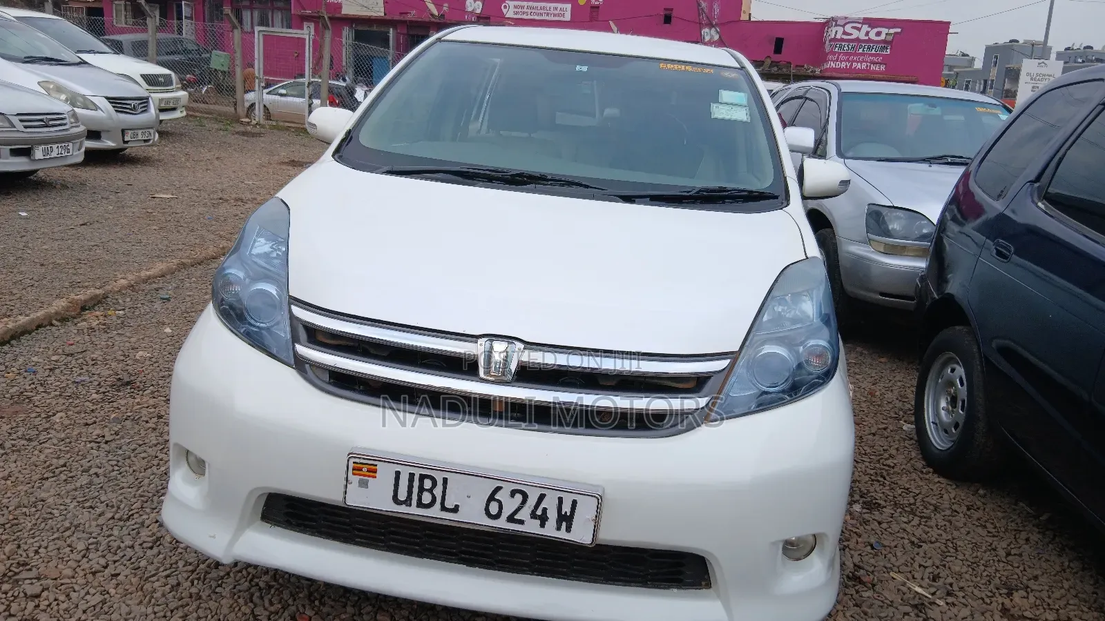Toyota ISIS 2008 White